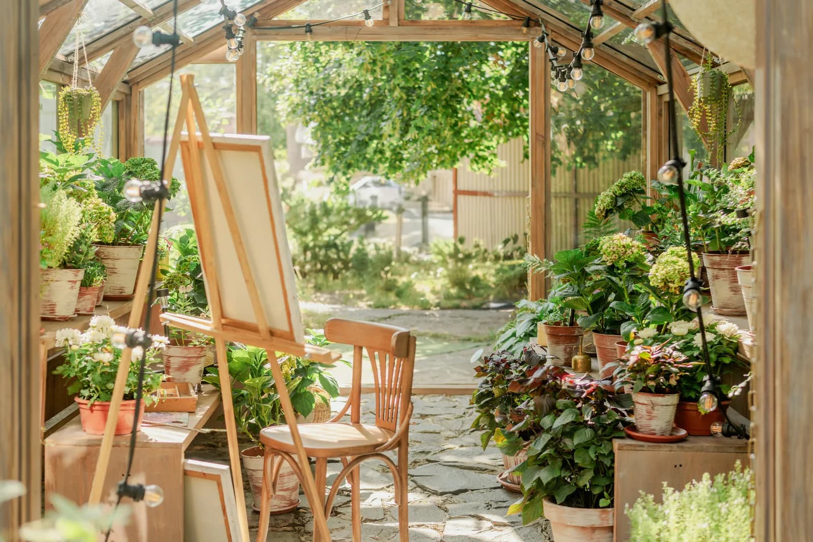 Véranda lumineuse aménagée en atelier — autorisation d'urbanisme